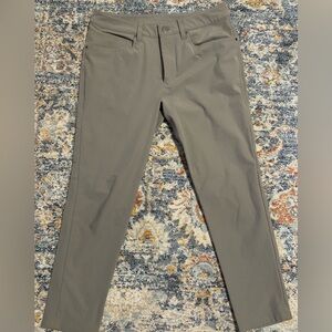 Men’s Lululemon ABC Slim 30”x26.5” - Carbon Dust